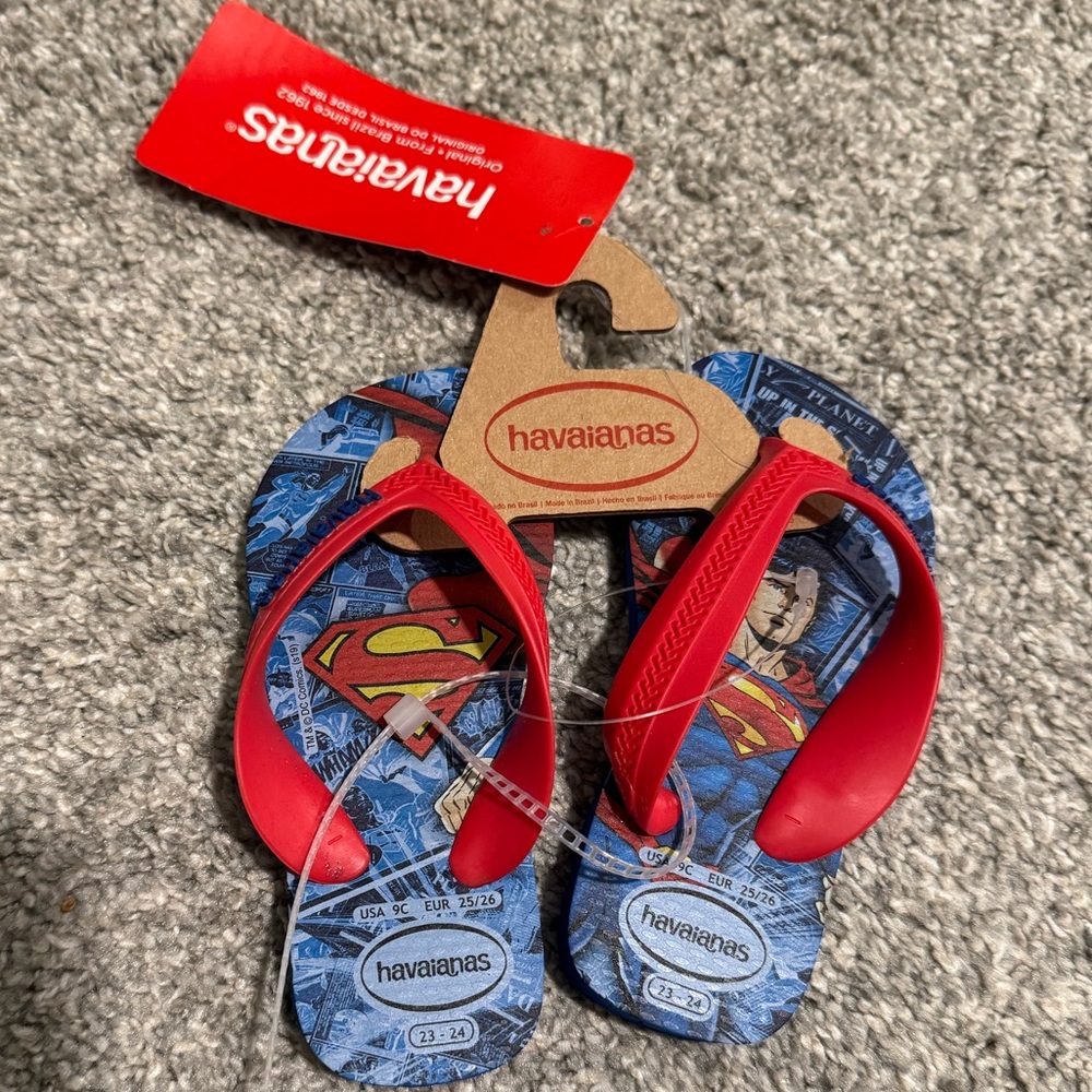 New Havaianas Super Man Flip Flops 9C Toddler Boys summer shoes Red Blue
